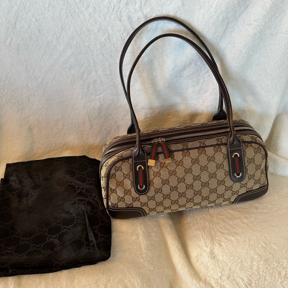 Vintage Gucci Bag - like new condition